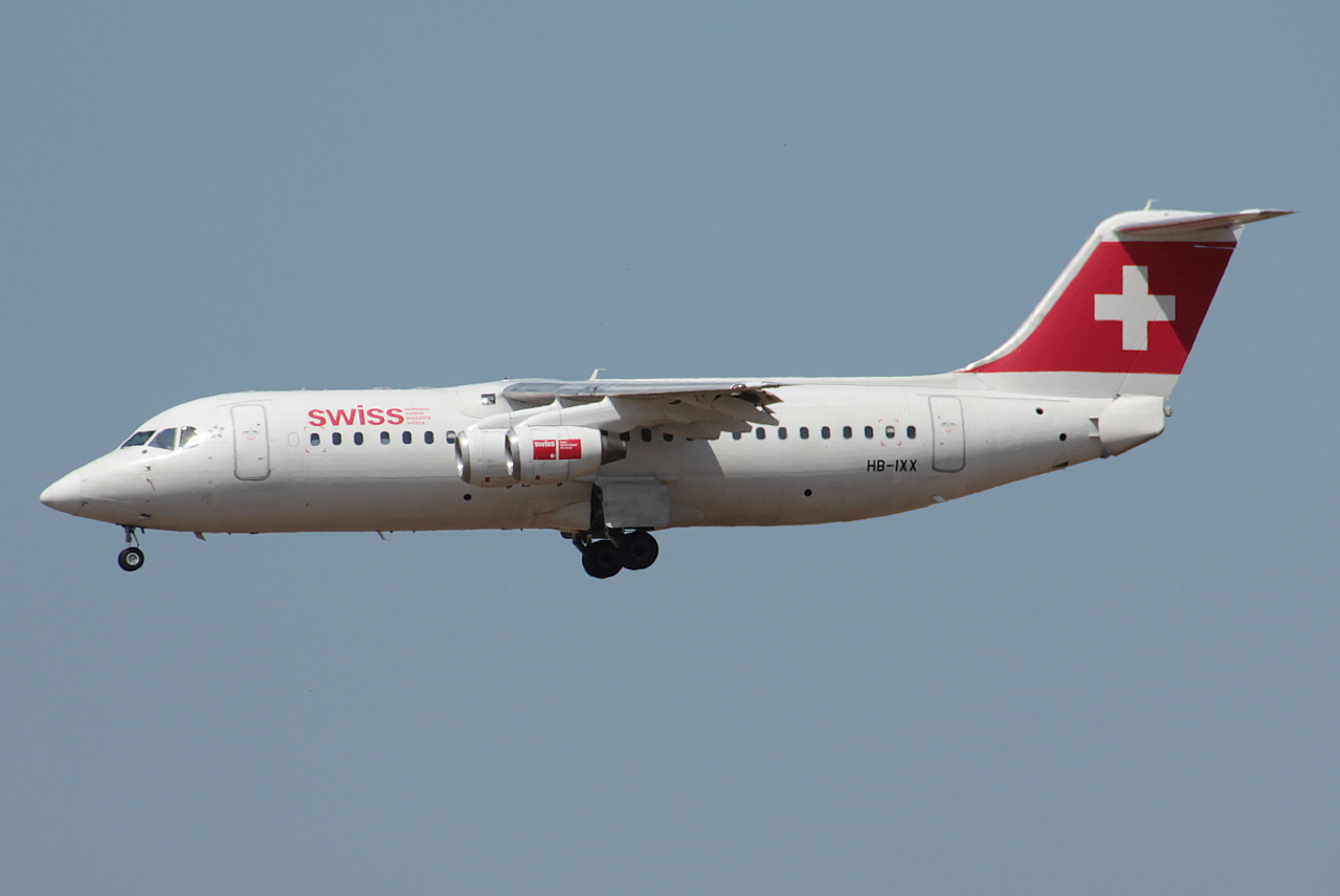 HB-IXX · British Aerospace Avro RJ100 · (FCO / LIRF)