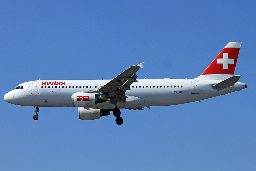 HB-IJF (562) 1995 Airbus A320-214