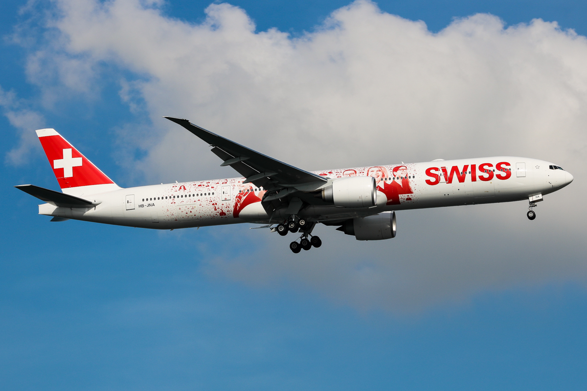 HB-JNA (44582) 2015 Boeing 777-3DE(ER)