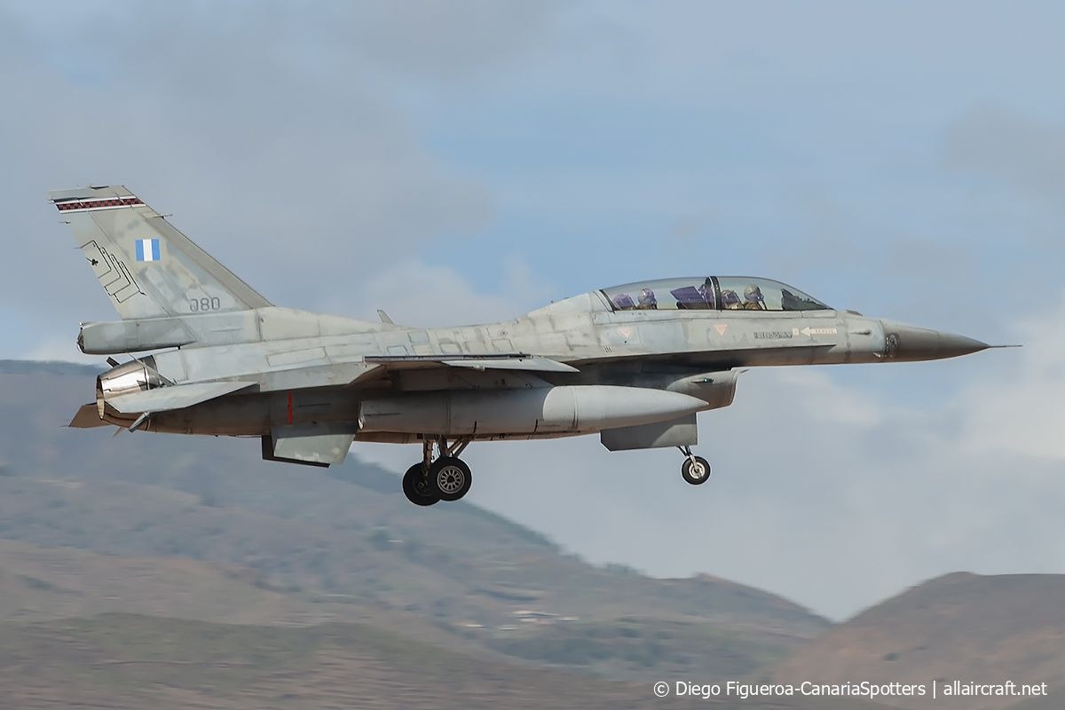 080 General Dynamics F-16D Fighting Falcon