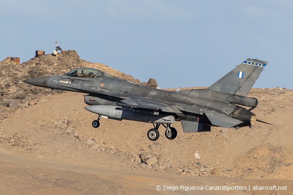 525 (XK-26) General Dynamics F-16C Fighting Falcon
