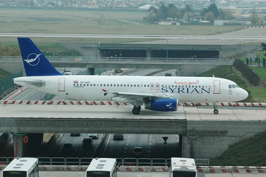 YK-AKD (1076) 1999 Airbus A320-232
