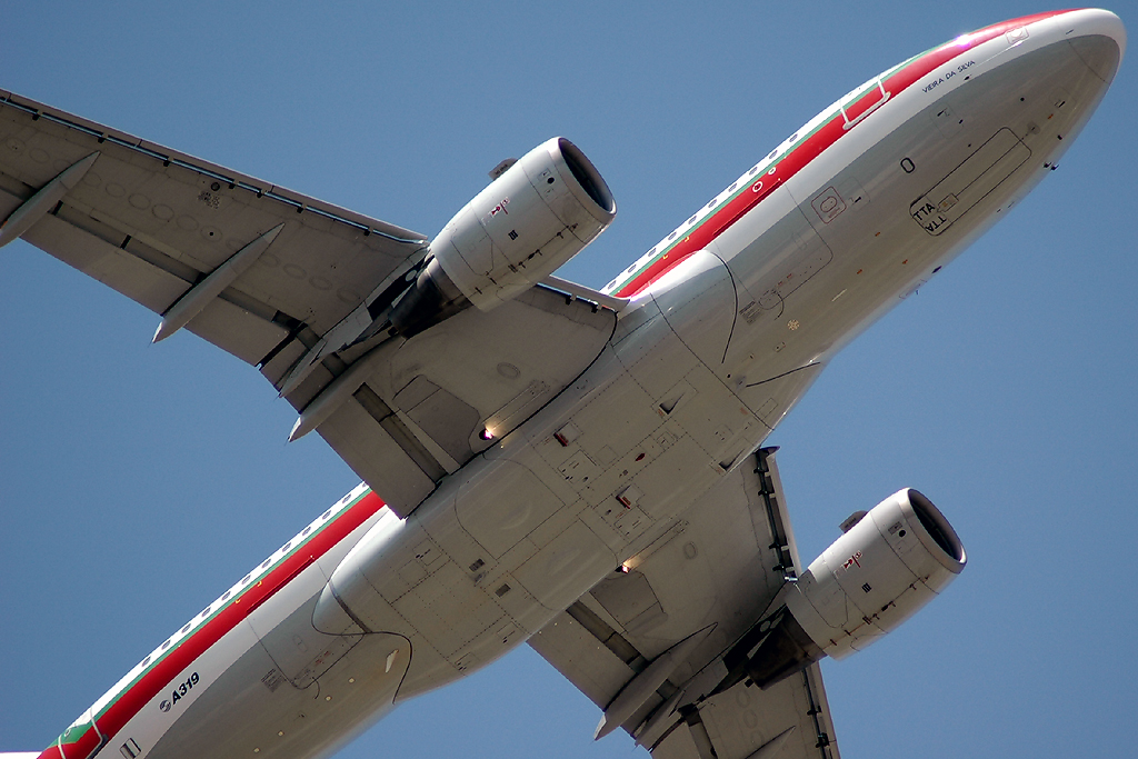 CS-TTA · Airbus A319-111 · (LIS / LPPT)