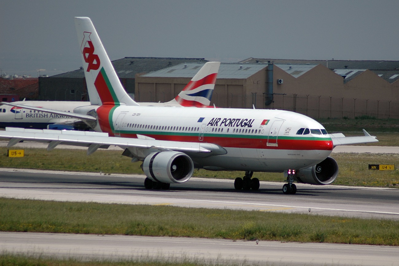 CS-TEH (483) 1988 Airbus A310-304