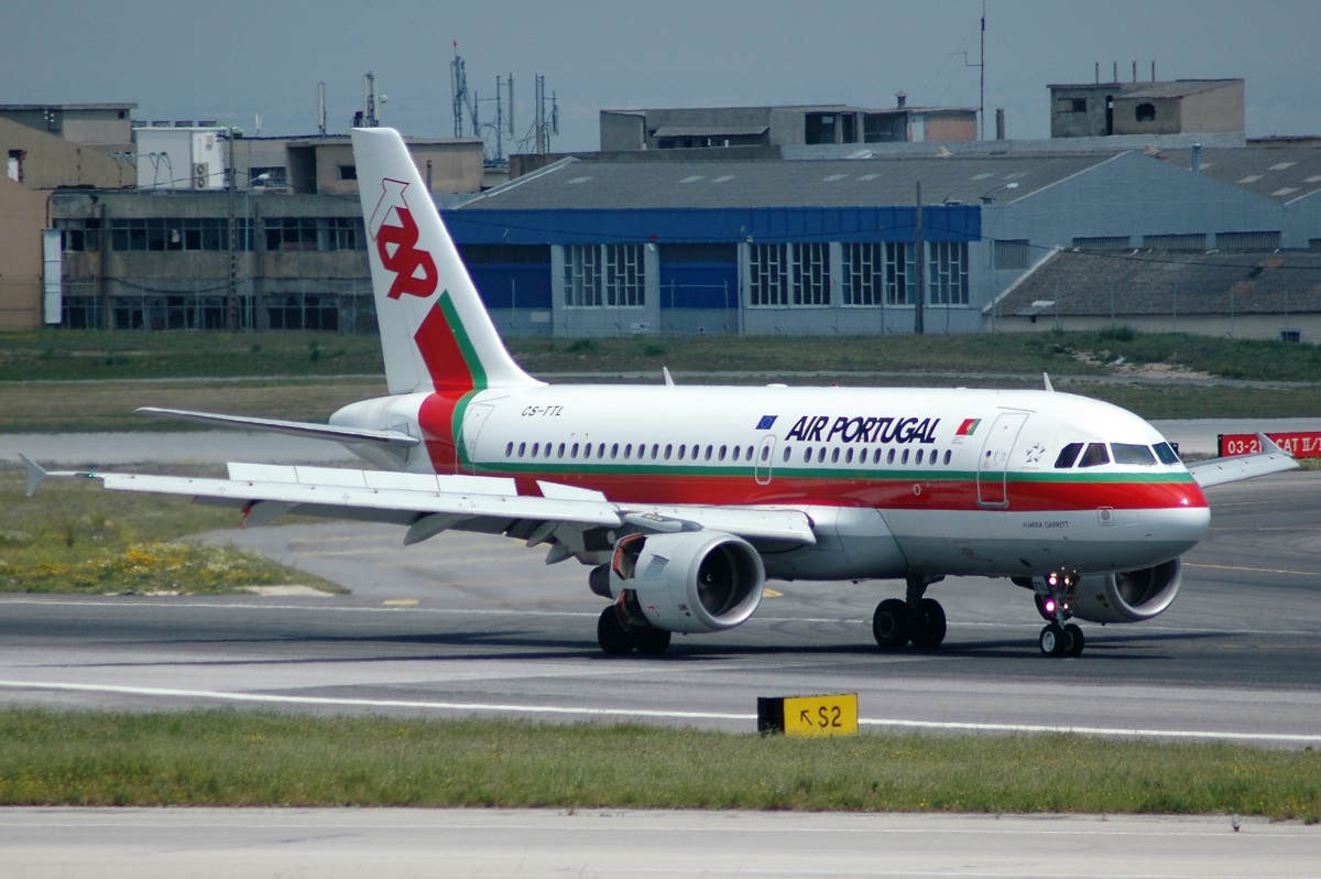 CS-TTL (1100) 1999 Airbus A319-111