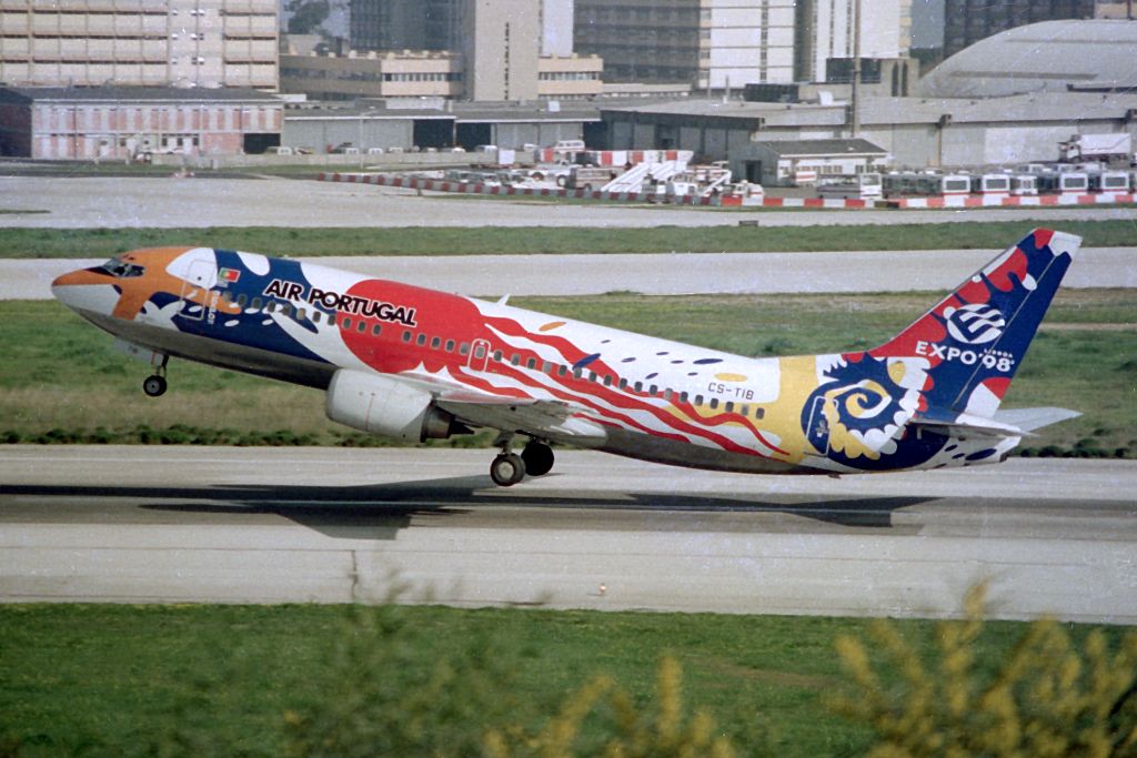 CS-TIB · Boeing 737-382 · (LIS / LPPT)
