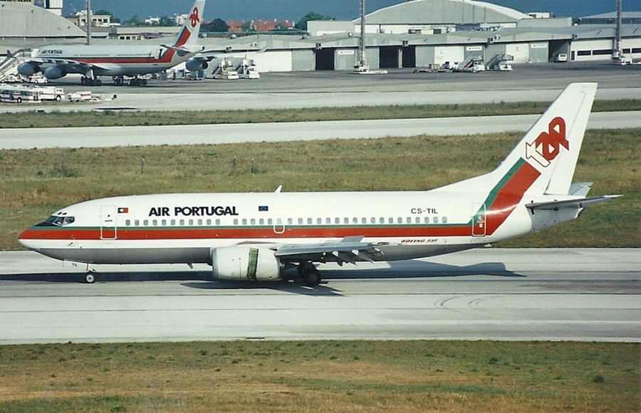 CS-TIL · Boeing 737-382 · (LIS / LPPT)