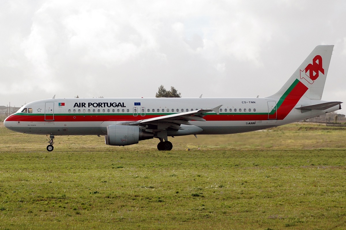 CS-TNN · Airbus A320-214 · (LIS / LPPT)