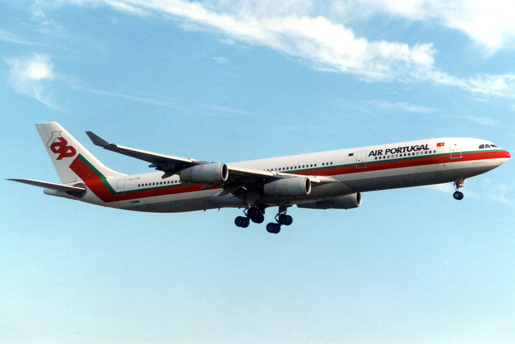 CS-TOB · Airbus A340-312 · (FAO / LPFR)