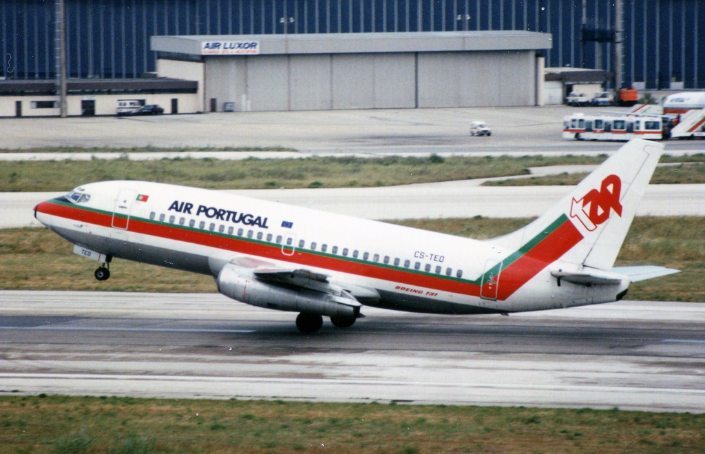 CS-TEO · Boeing 737-282(A) · (LIS / LPPT)