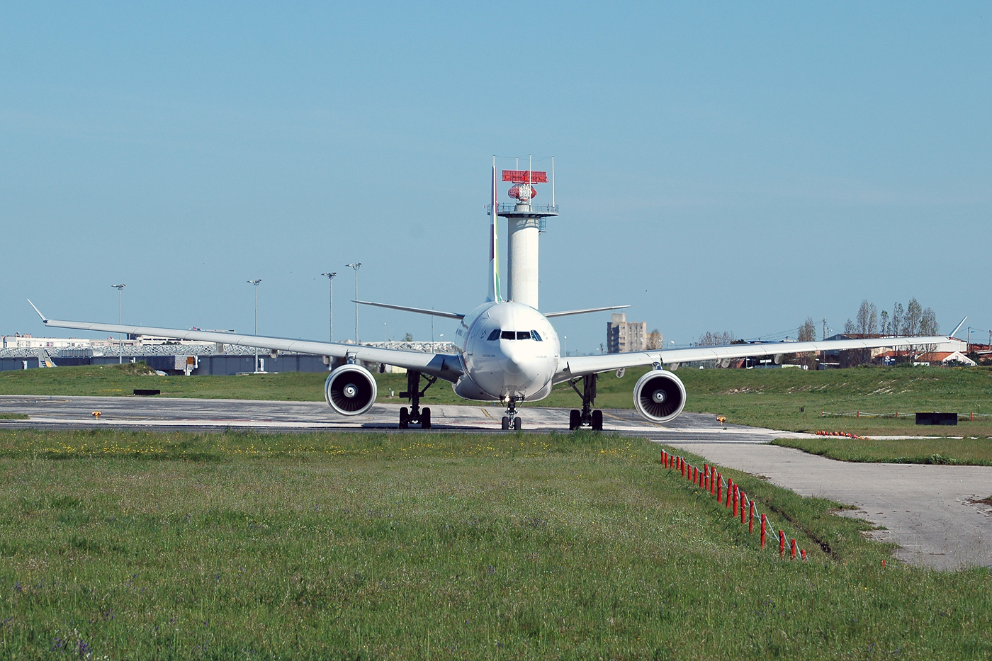 CS-TOE · Airbus A330-223 · (LIS / LPPT)