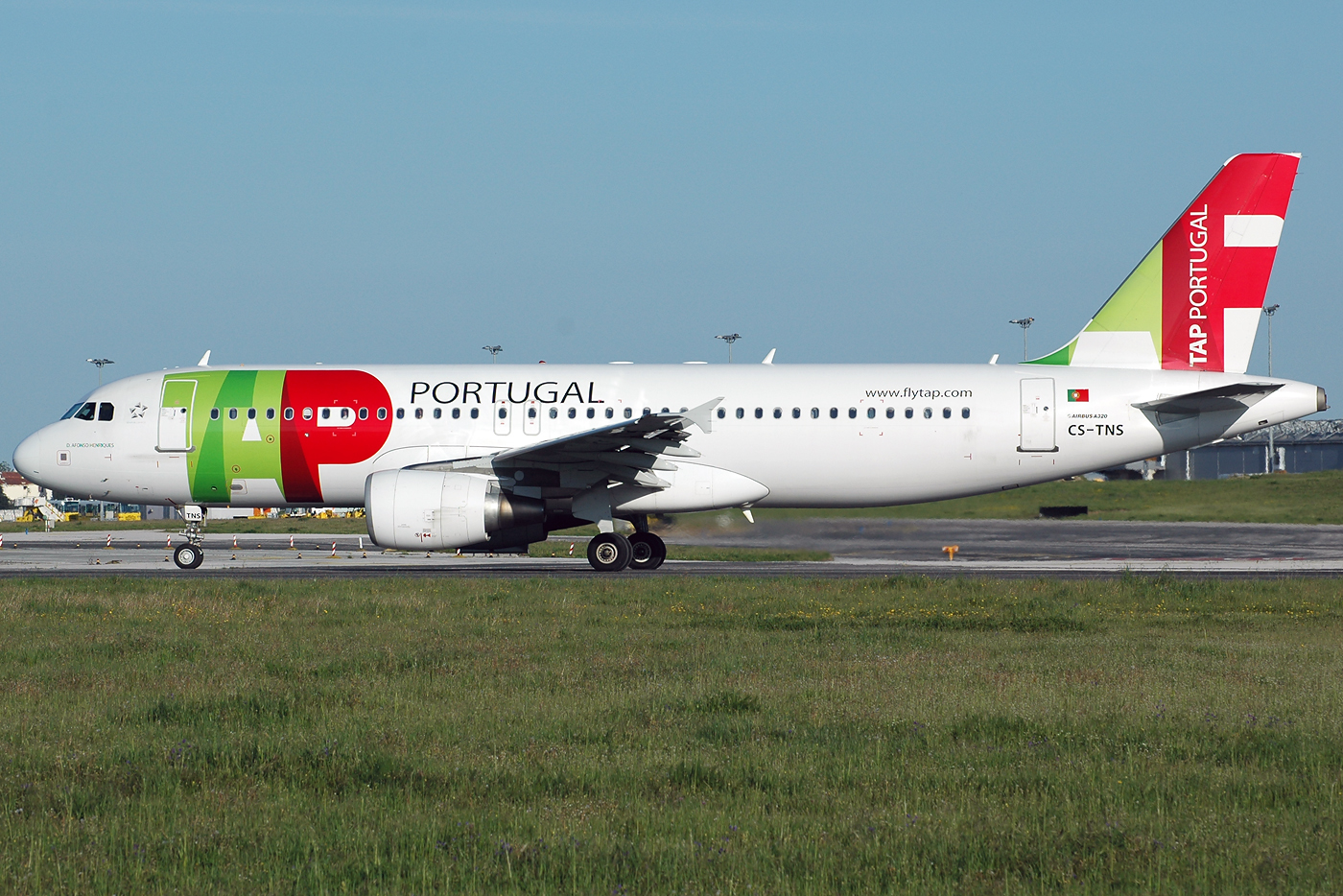 CS-TNS (4021) 2009 Airbus A320-214
