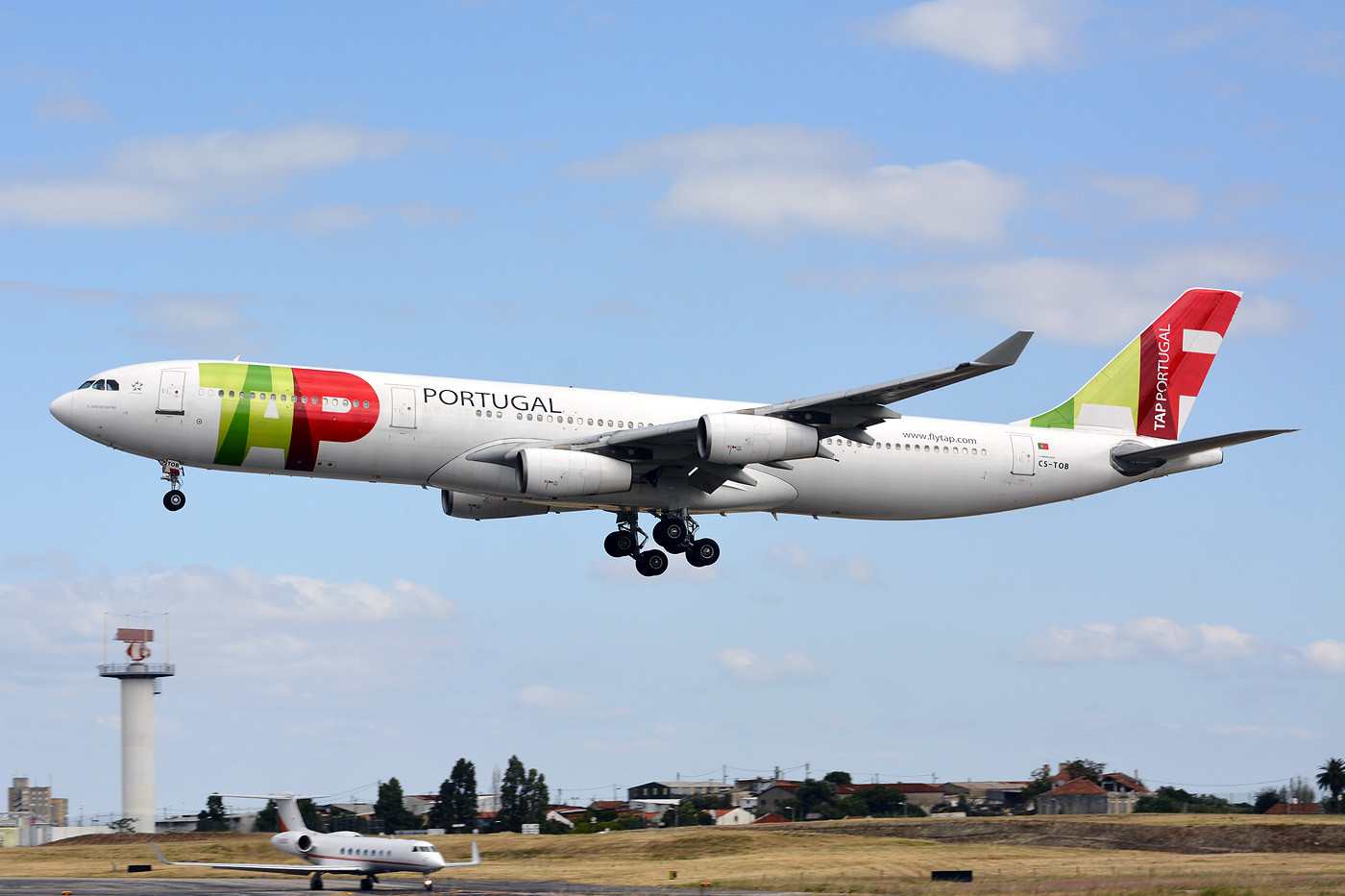CS-TOB · Airbus A340-312 · (LIS / LPPT)