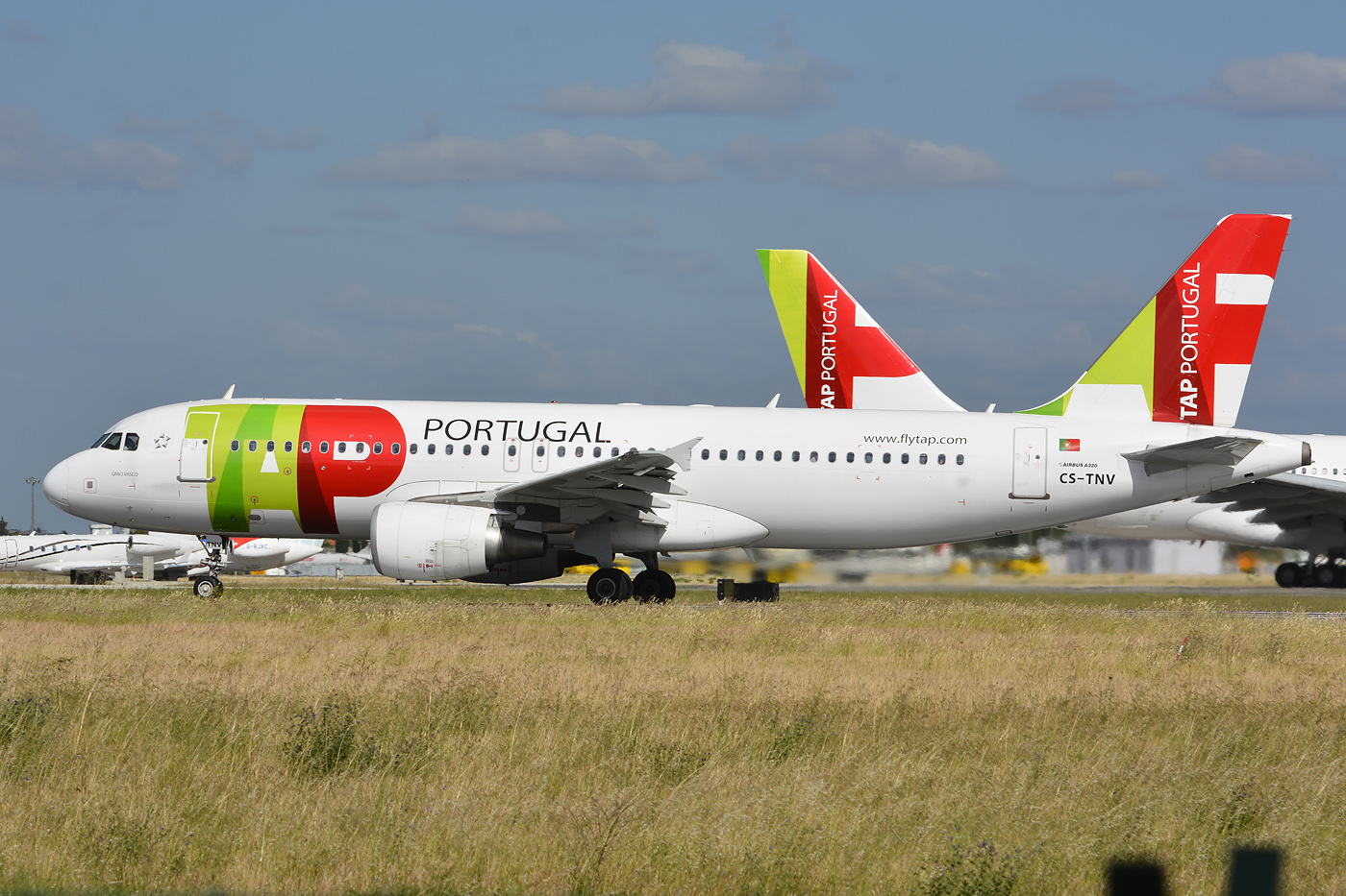 CS-TNV · Airbus A320-214 · (LIS / LPPT)