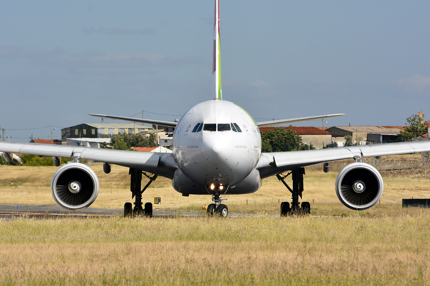 CS-TOK · Airbus A330-223 · (LIS / LPPT)