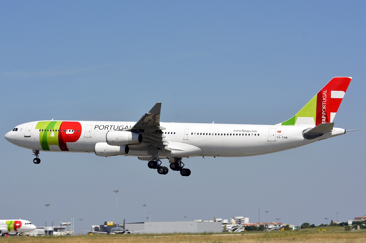 CS-TOB · Airbus A340-312 · (LIS / LPPT)