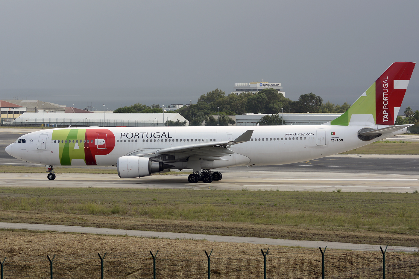 CS-TON · Airbus A330-202 · (LIS / LPPT)