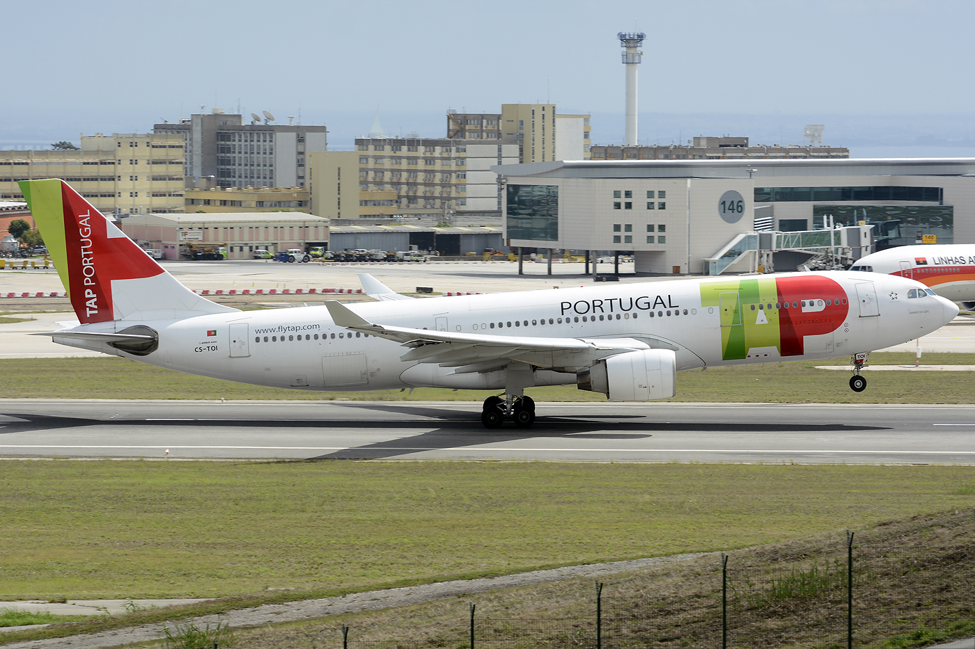 CS-TOI · Airbus A330-223 · (LIS / LPPT)