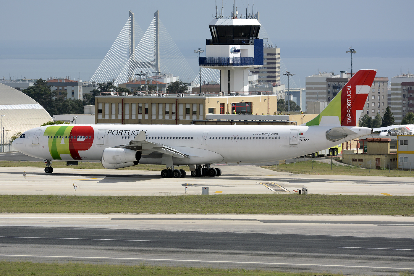 CS-TOC · Airbus A340-312 · (LIS / LPPT)