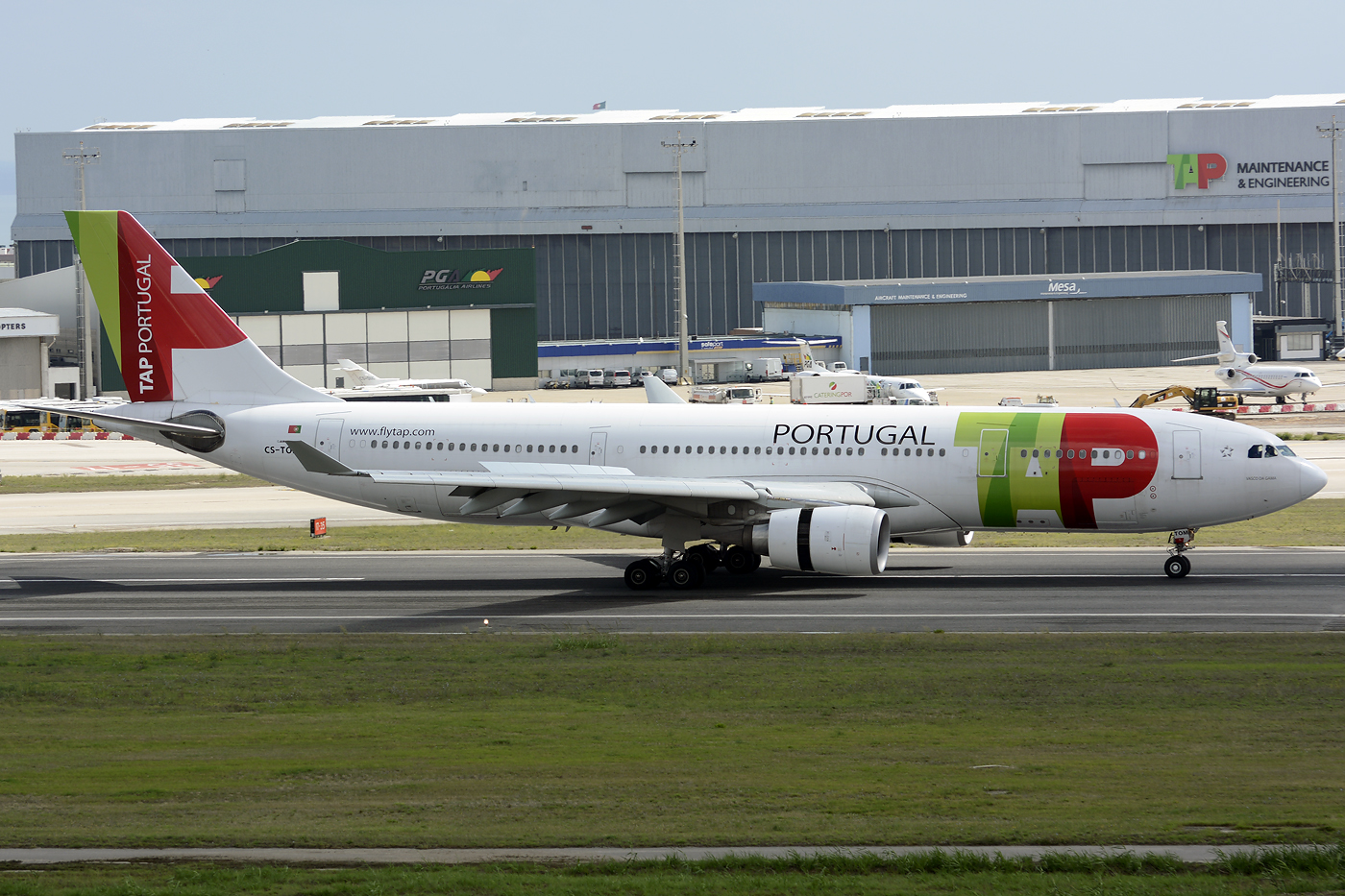 CS-TOM · Airbus A330-202 · (LIS / LPPT)