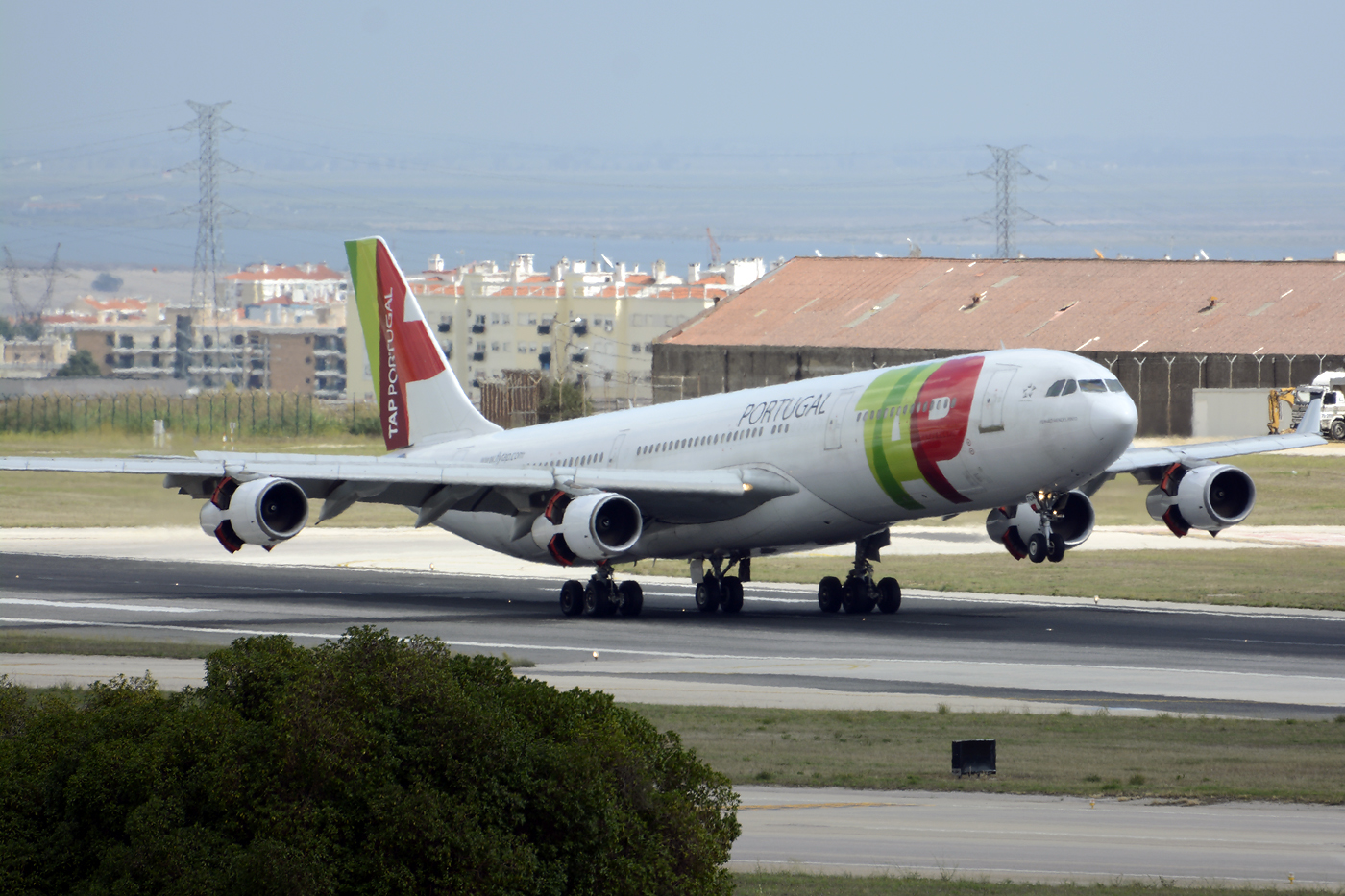 CS-TOA · Airbus A340-312 · (LIS / LPPT)
