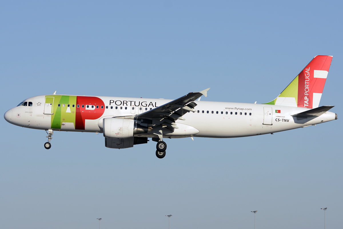 CS-TNV · Airbus A320-214 · (LIS / LPPT)