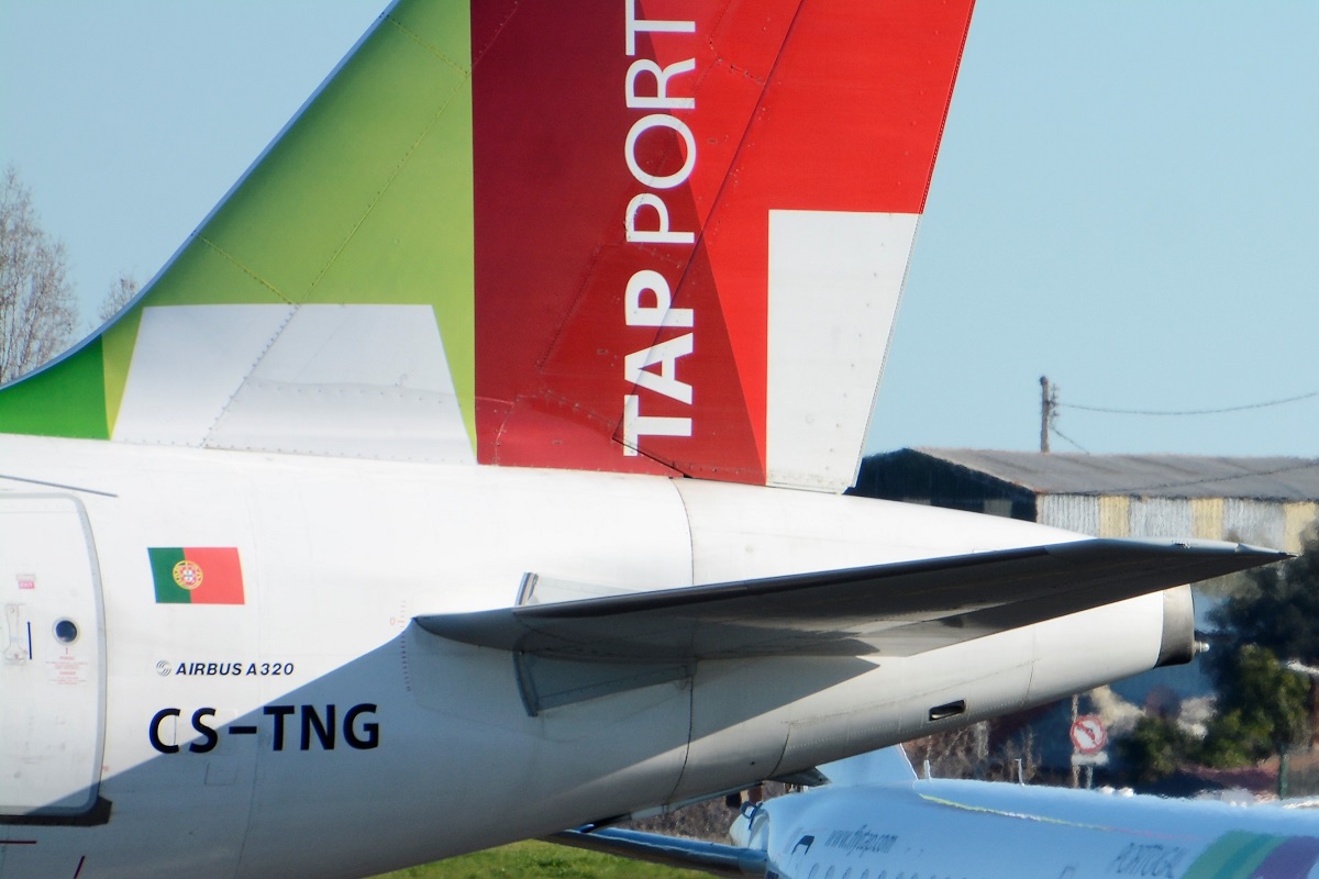 CS-TNG · Airbus A320-214 · (LIS / LPPT)