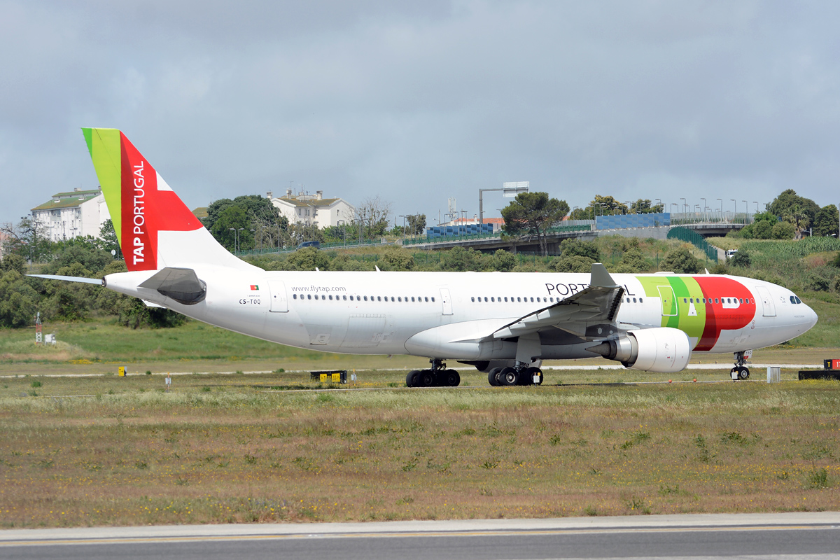 CS-TOQ · Airbus A330-203 · (LIS /LPPT)