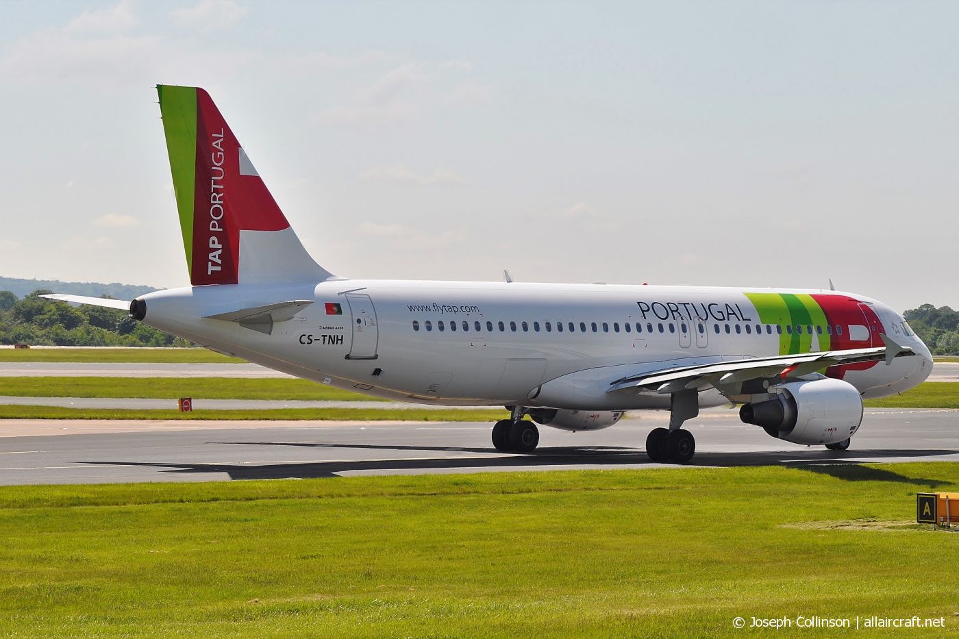 CS-TNH (960) 1999 Airbus A320-214
