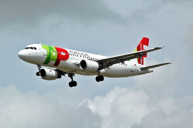 CS-TNJ · Airbus A320-214 · (LIS / LPPT)