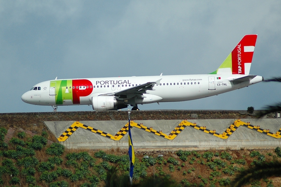 CS-TNL · Airbus A320-214 · (FNC / LPMA)