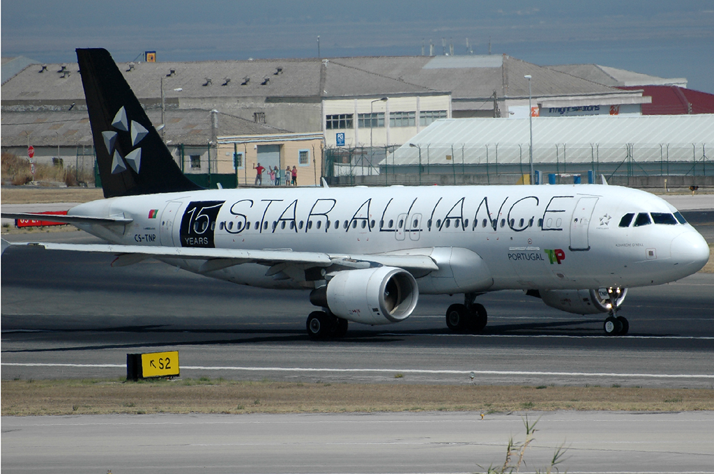 CS-TNP · Airbus A320-214 · (LIS / LPPT)