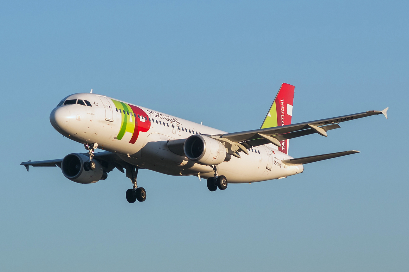 CS-TNQ (3769) 2009 Airbus A320-214