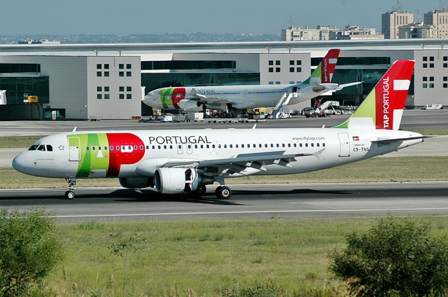 CS-TNS · Airbus A320-214 · (LIS / LPPT)