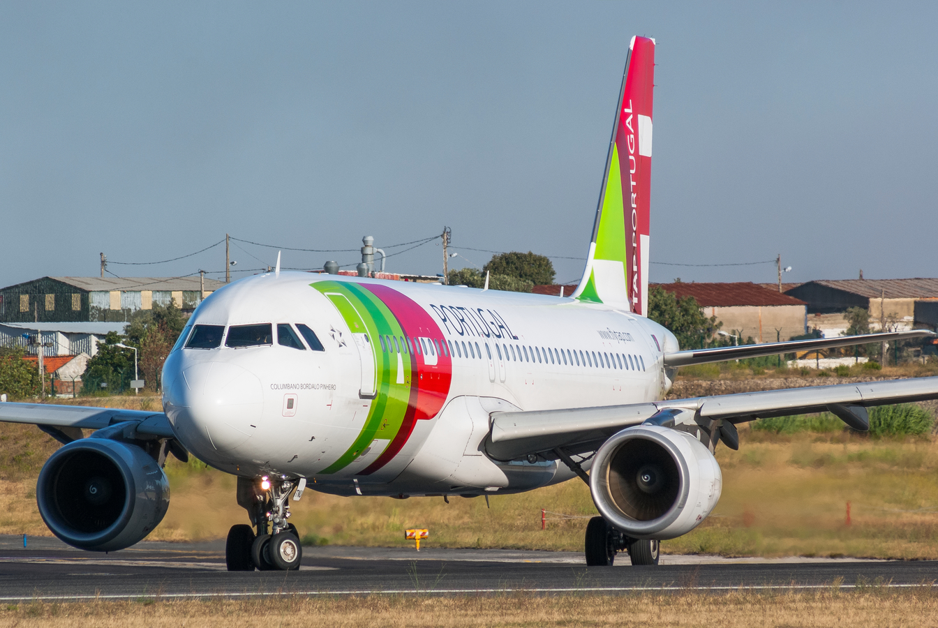 CS-TNU · Airbus A320-214 · (LIS / LPPT)