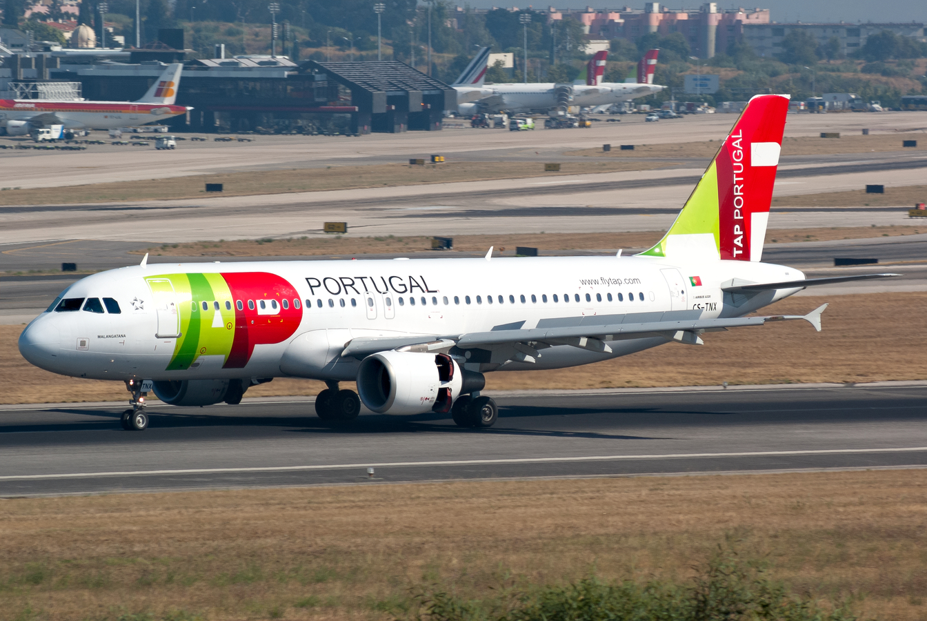 CS-TNX · Airbus A320-214 · (LIS / LPPT)