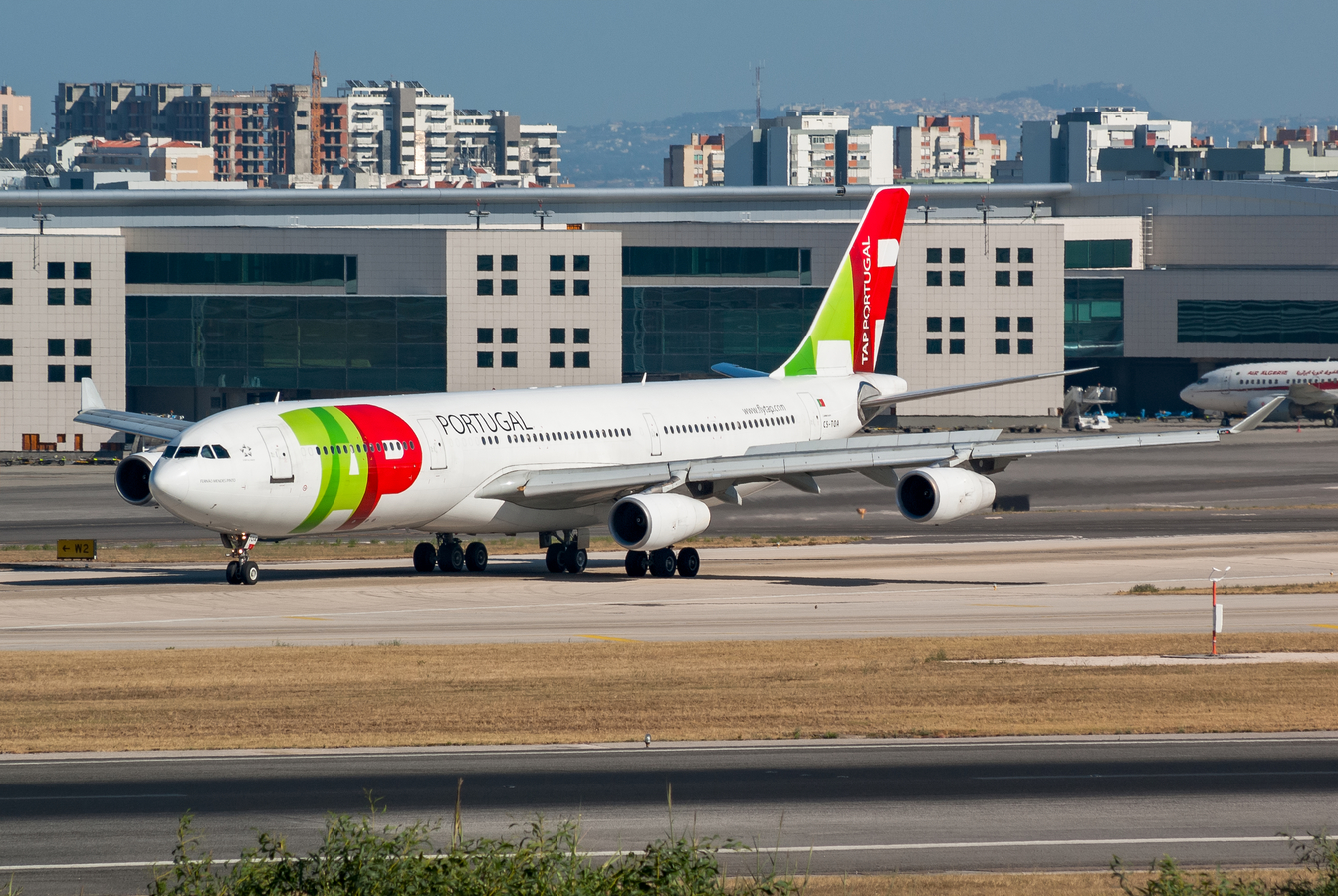 CS-TOA · Airbus A340-312 · (LIS / LPPT)