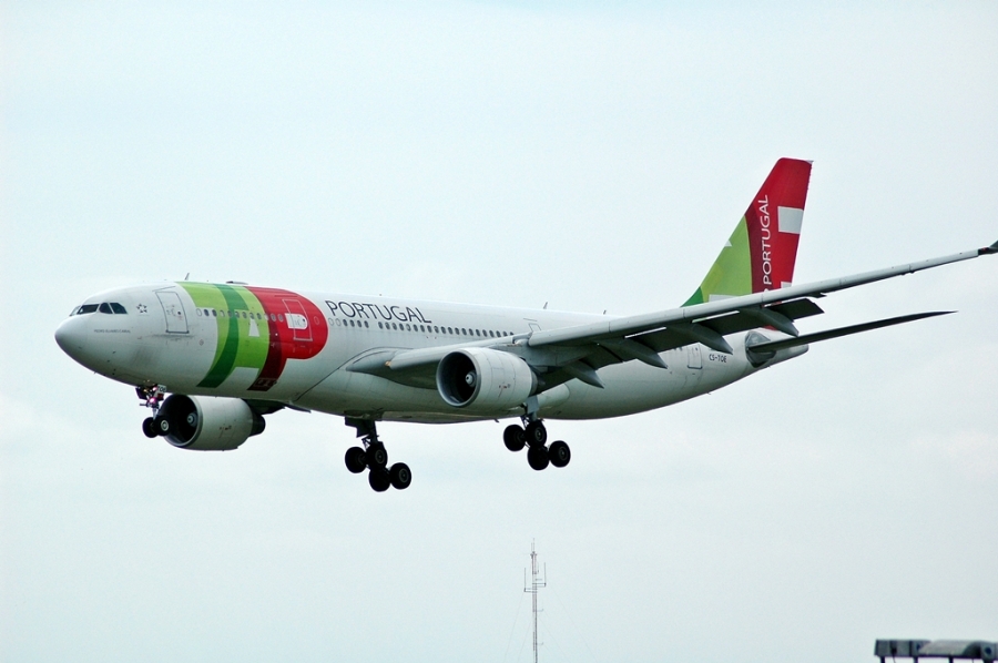 CS-TOE · Airbus A330-223 · (LIS / LPPT)