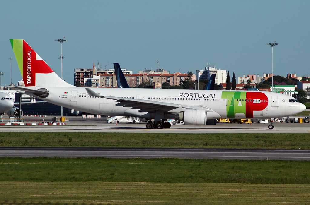 CS-TOF · Airbus A330-223 · (LIS / LPPT)