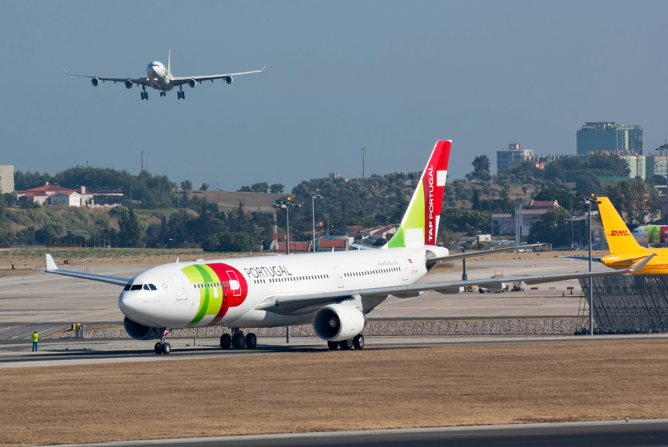 CS-TOF · Airbus A330-223 · (LIS / LPPT)