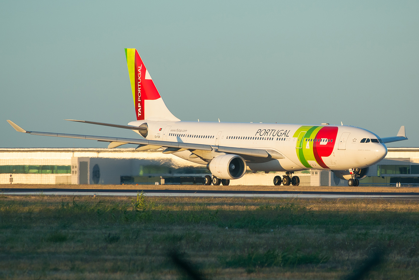 CS-TOF · Airbus A330-223 · (LIS / LPPT)