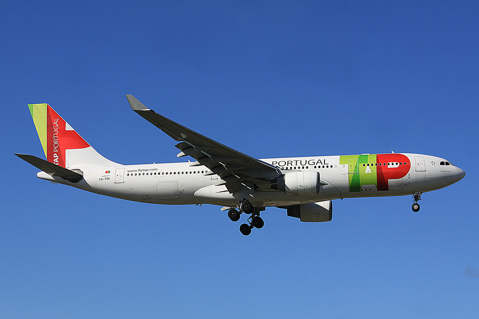 CS-TOI · Airbus A330-223 · (LIS / LPPT)