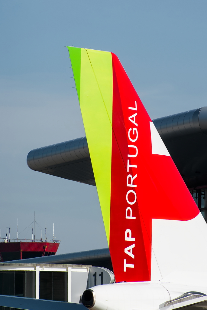 CS-TOL · Airbus A330-202 · (OPO / LPPR)