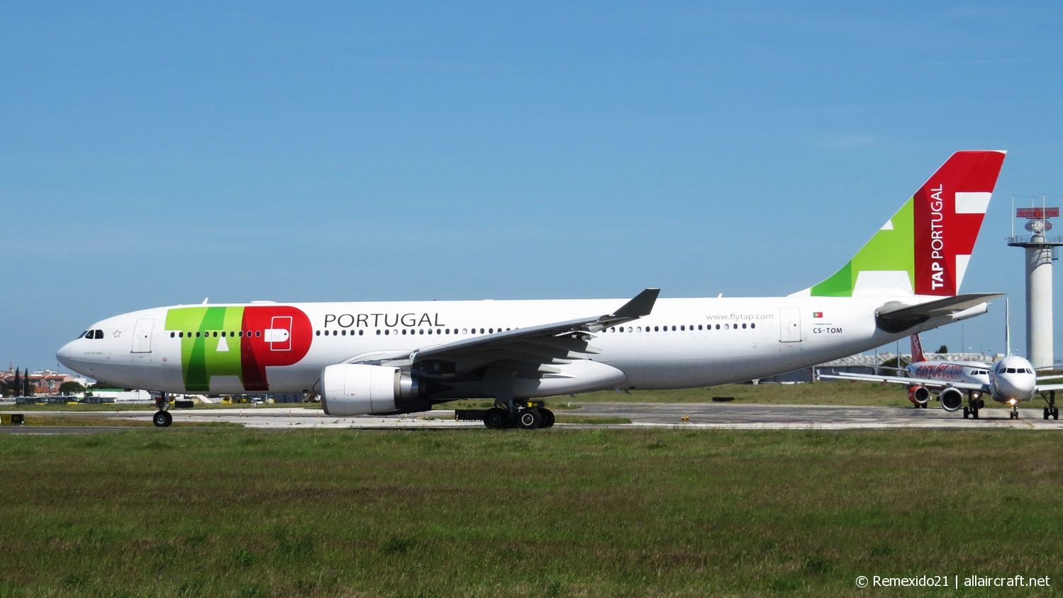 CS-TOM · Airbus A330-202 · (LIS / LPPT)