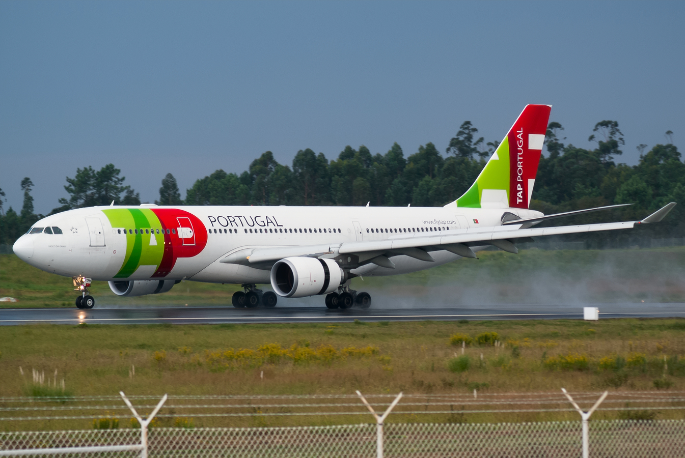 CS-TOM (899) 2008 Airbus A330-202