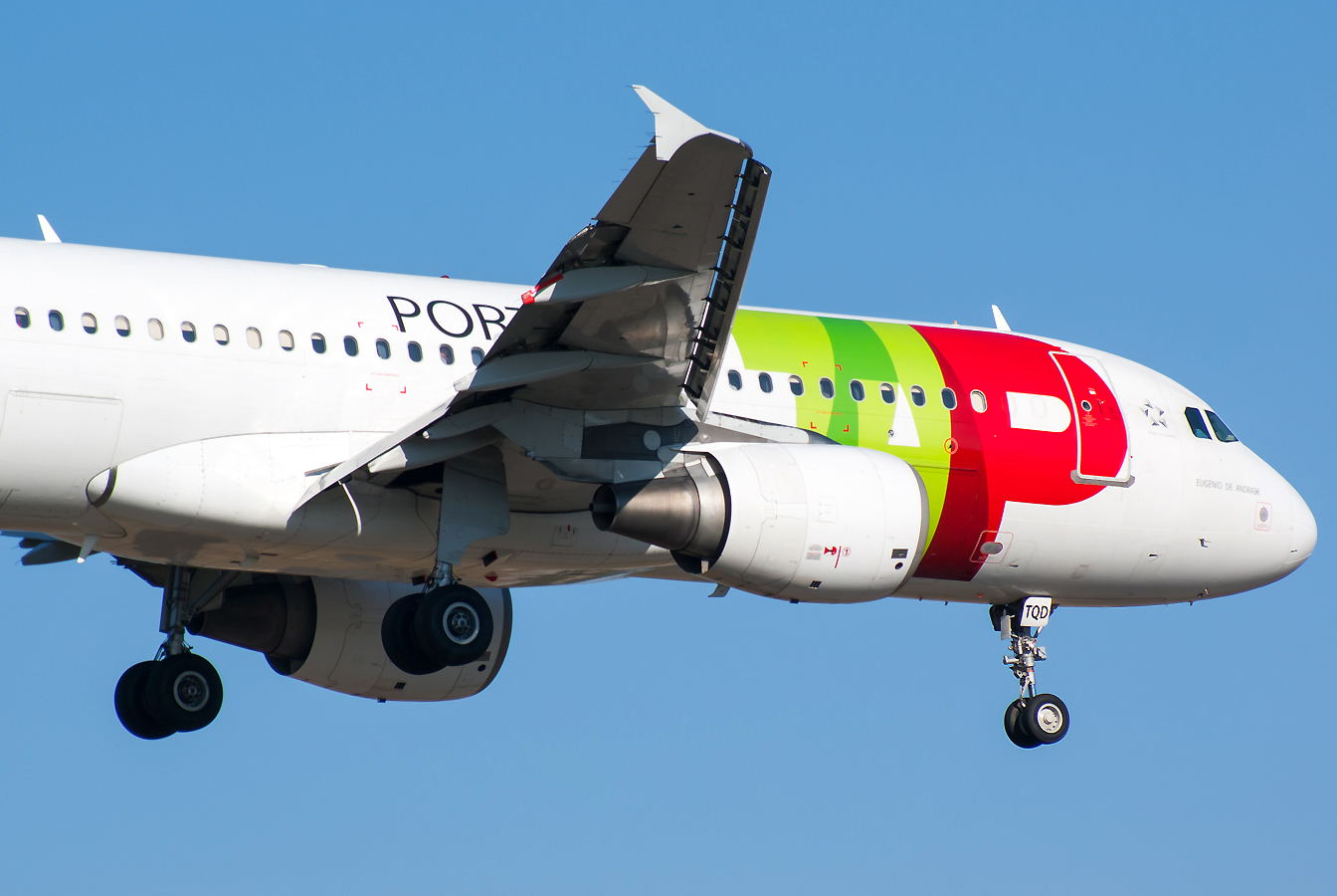 CS-TQD · Airbus A320-214 · (OPO / LPPR)