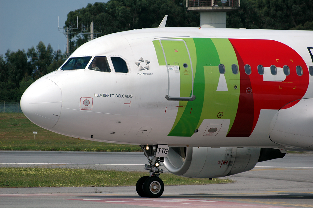 CS-TTG · Airbus A319-111 · (OPO / LPPR)