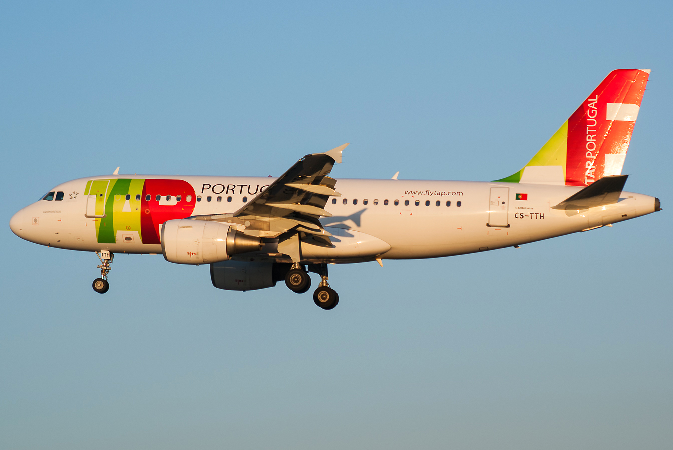 CS-TTH · Airbus A319-111 · (OPO / LPPR)