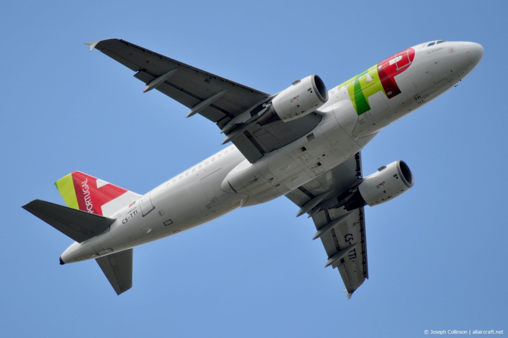 CS-TTI (933) 1998 Airbus A319-111