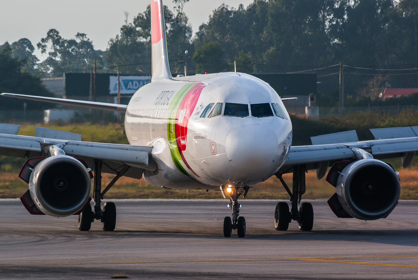 CS-TTL · Airbus A319-111 · (OPO / LPPR)